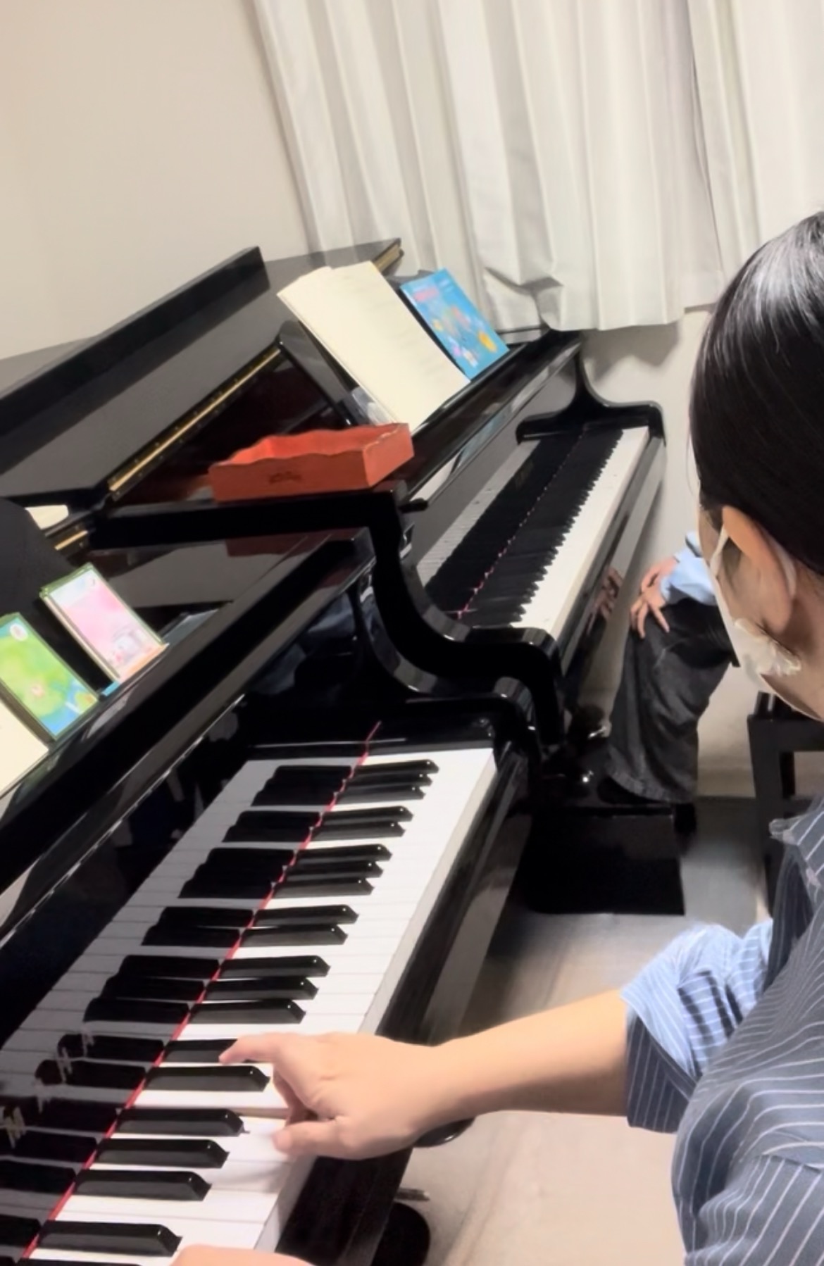 グランドピアノ２台でレッスン